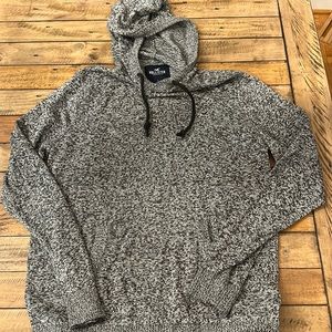 Hollister Men’s size L black and grey sweater -LIKE NEW